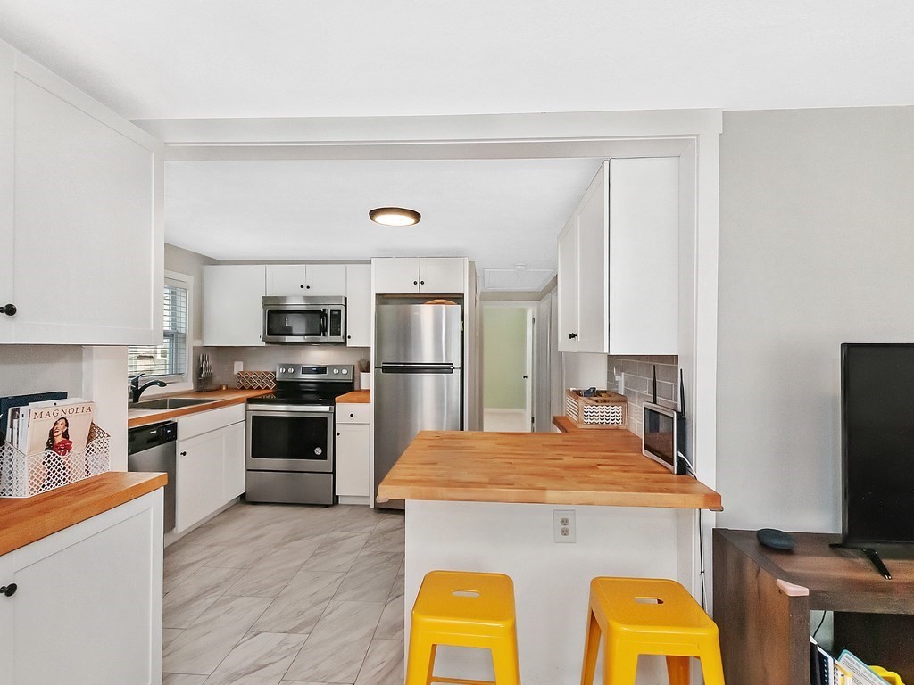 11 Reed Avenue Everett, MA 02149 - Photo 8 of 17 Gallery Image 8