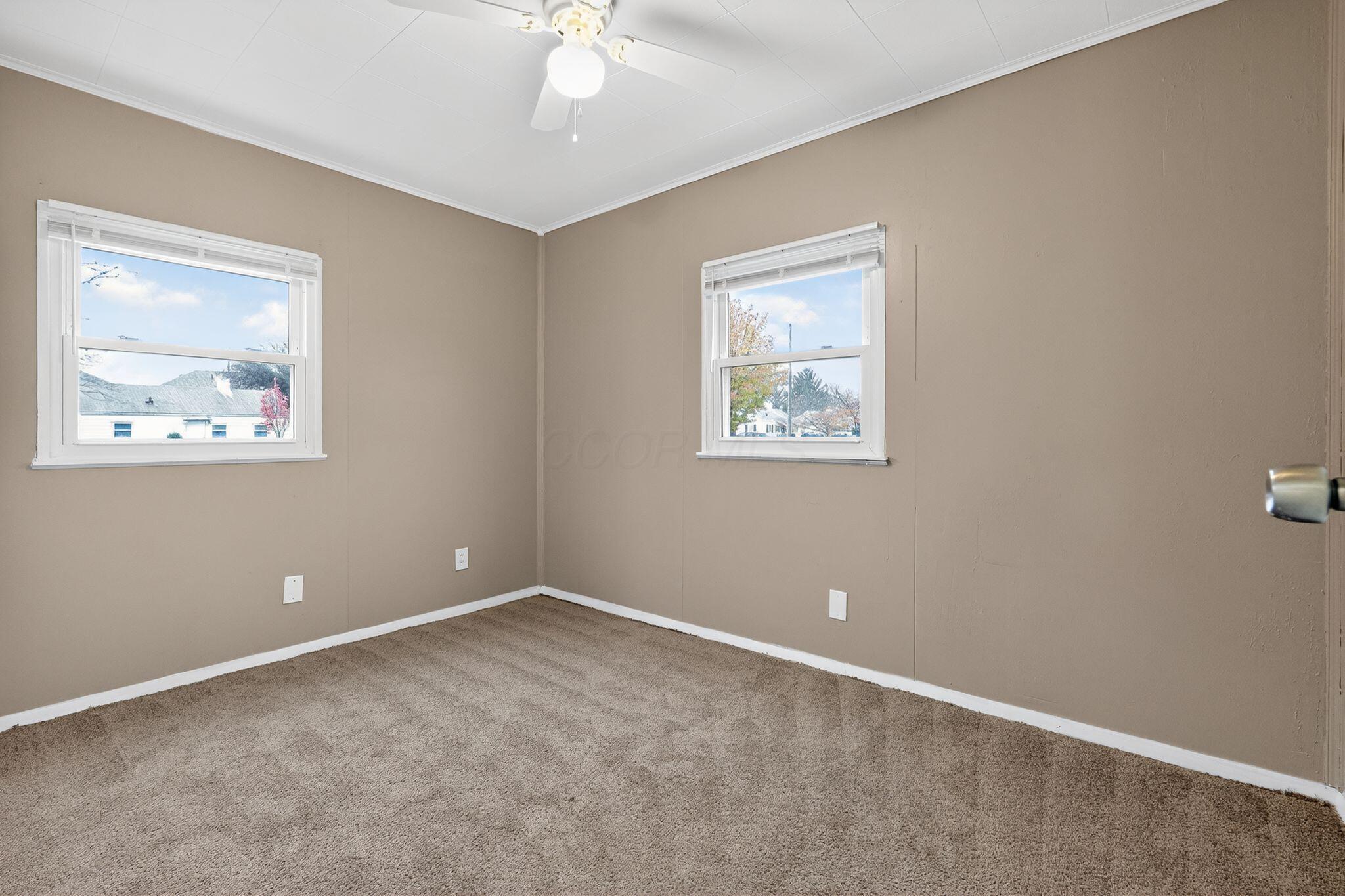 290 South Hampton Road Columbus, OH 43213 - Photo 17 of 32