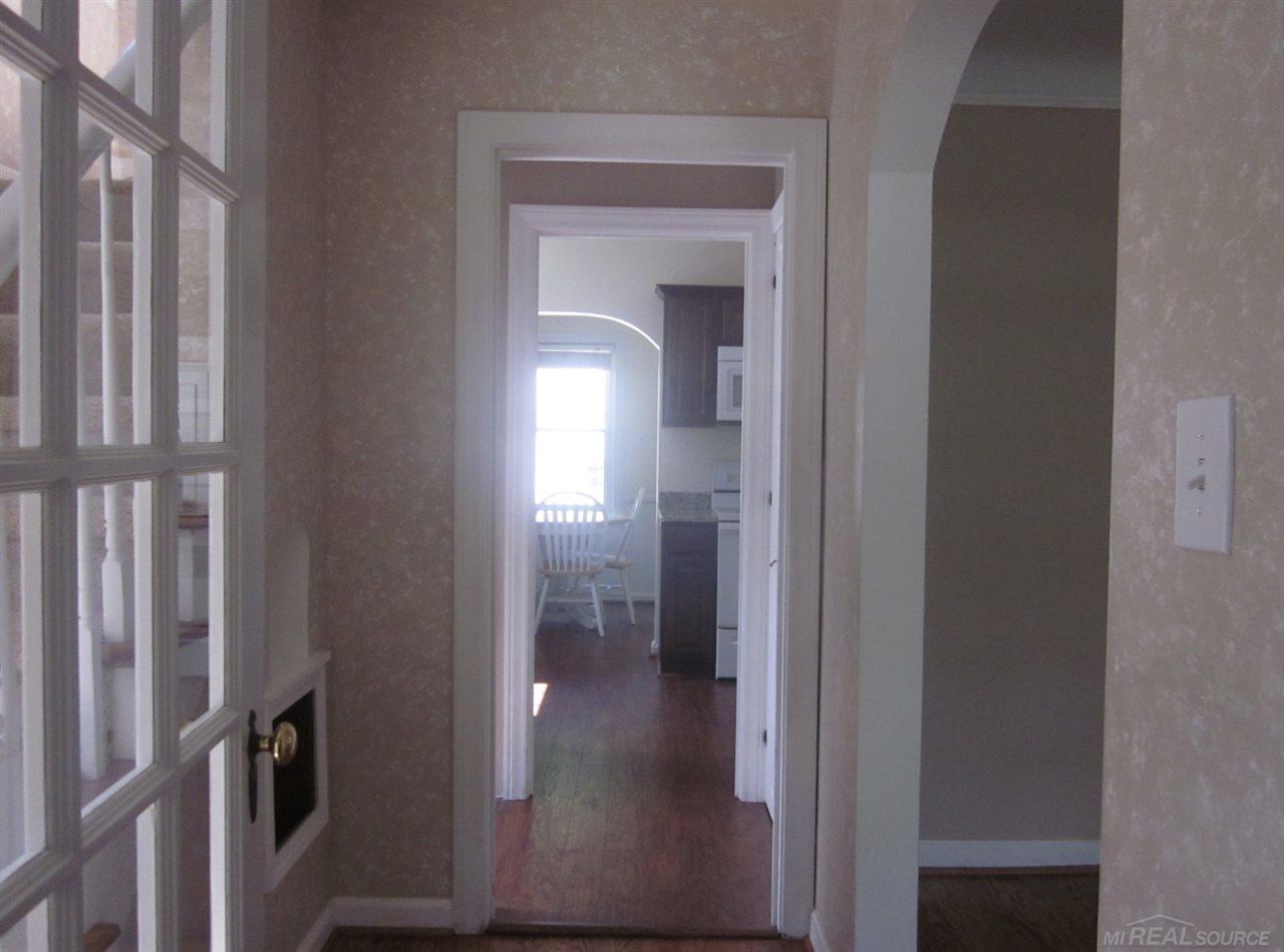 425 Lothrop Road Grosse Pointe Farms, MI 48236 - Photo 2 of 26