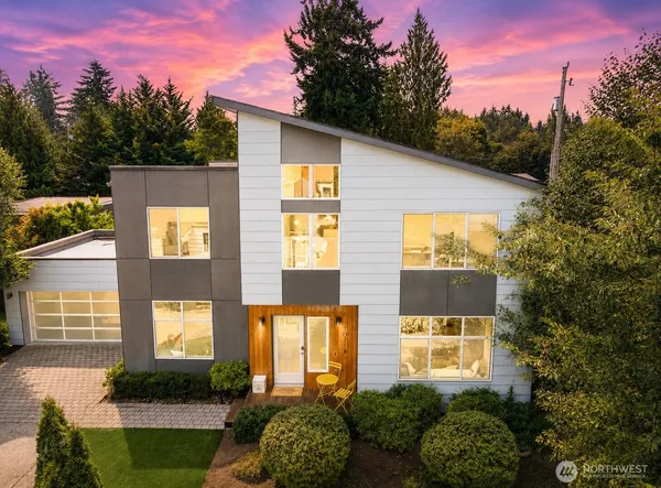 $1,440,000 | 10718 15th Avenue Northeast, Seattle, WA 98125