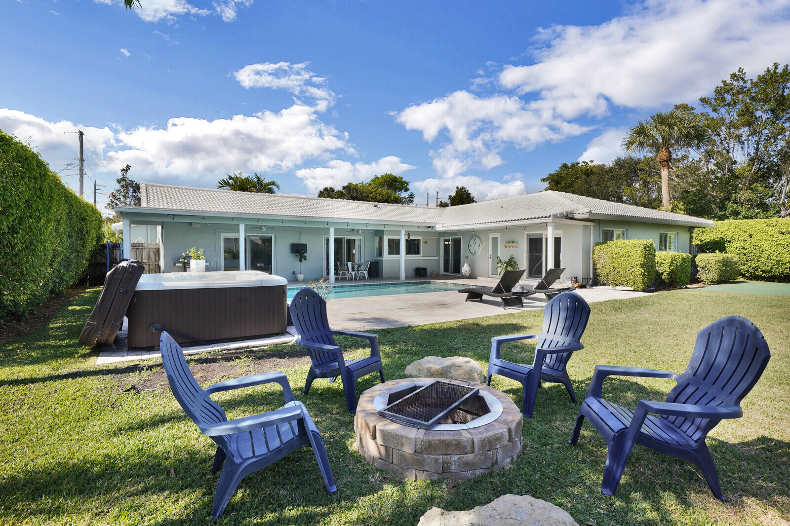1098 West Royal Palm Road Boca Raton, FL 33486 - Photo 30 of 35 Firepit