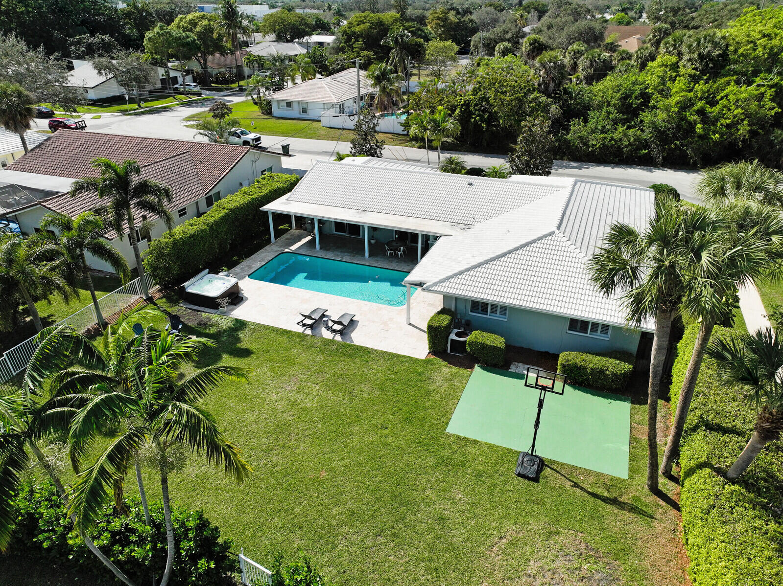 1098 West Royal Palm Road Boca Raton, FL 33486 - Photo 6 of 35 1/2 Basketball Court