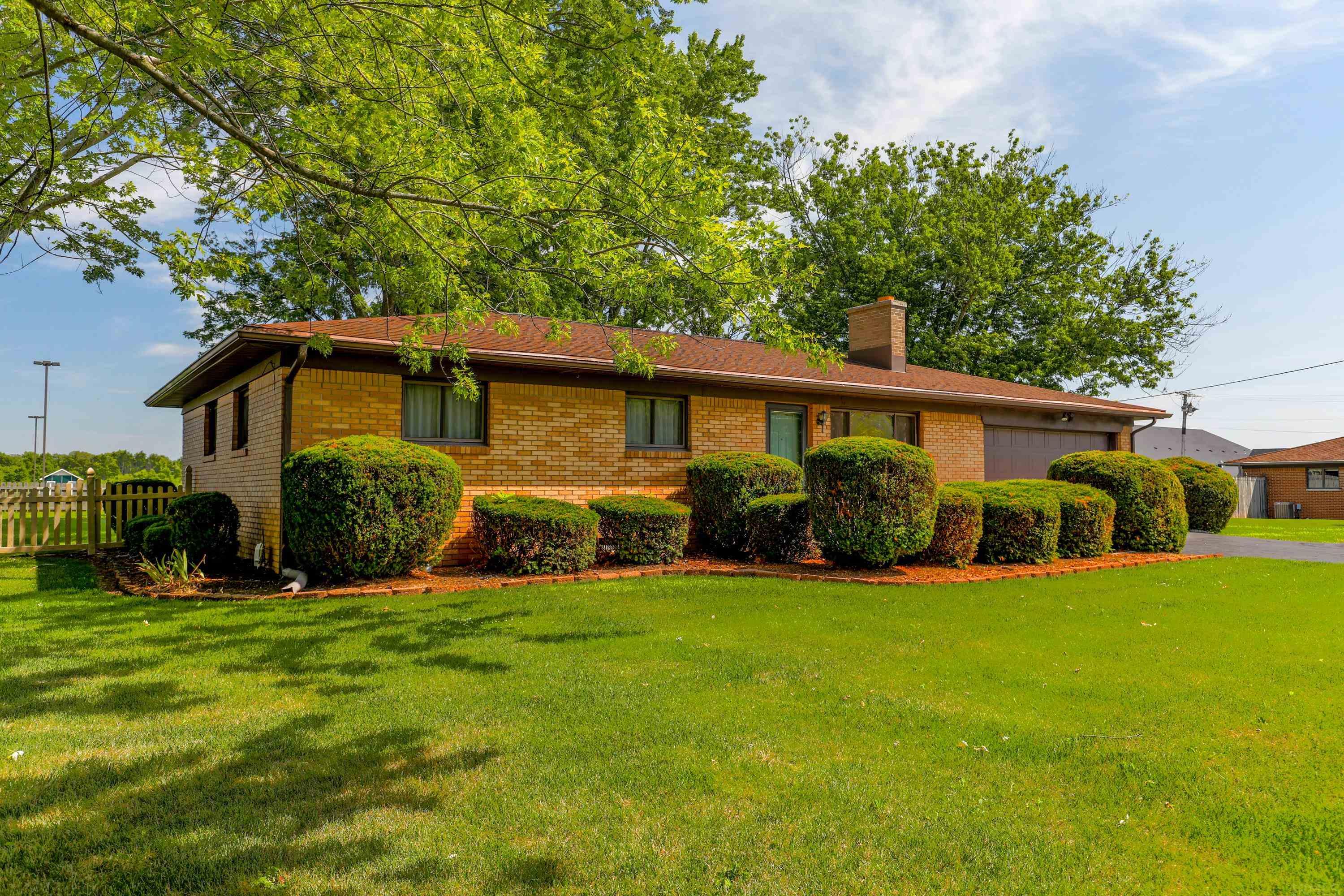351 East Dustman Road Bluffton, IN 46714 - Photo 1 of 36 Gallery Image 1