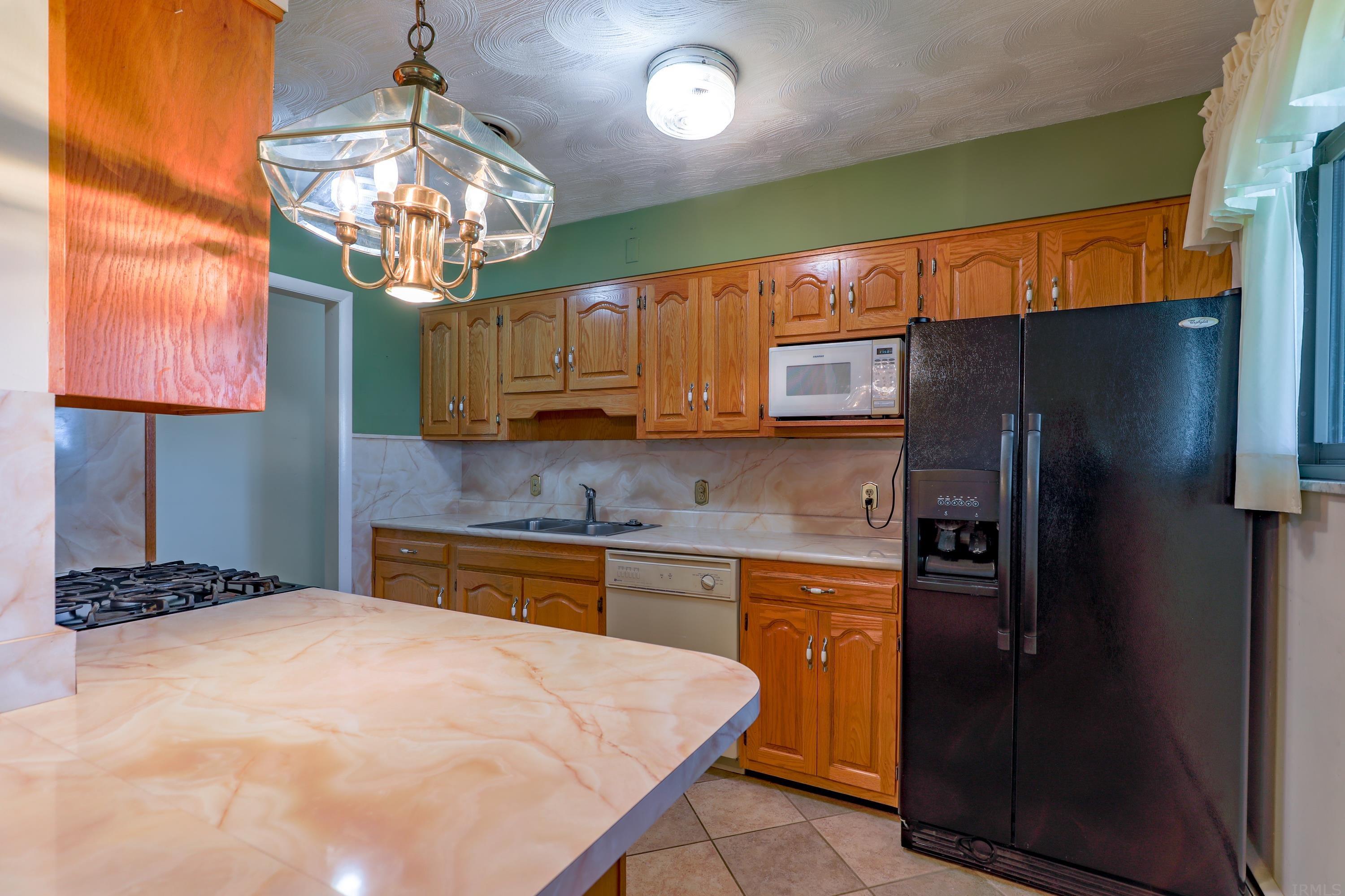 351 East Dustman Road Bluffton, IN 46714 - Photo 12 of 36 Gallery Image 12