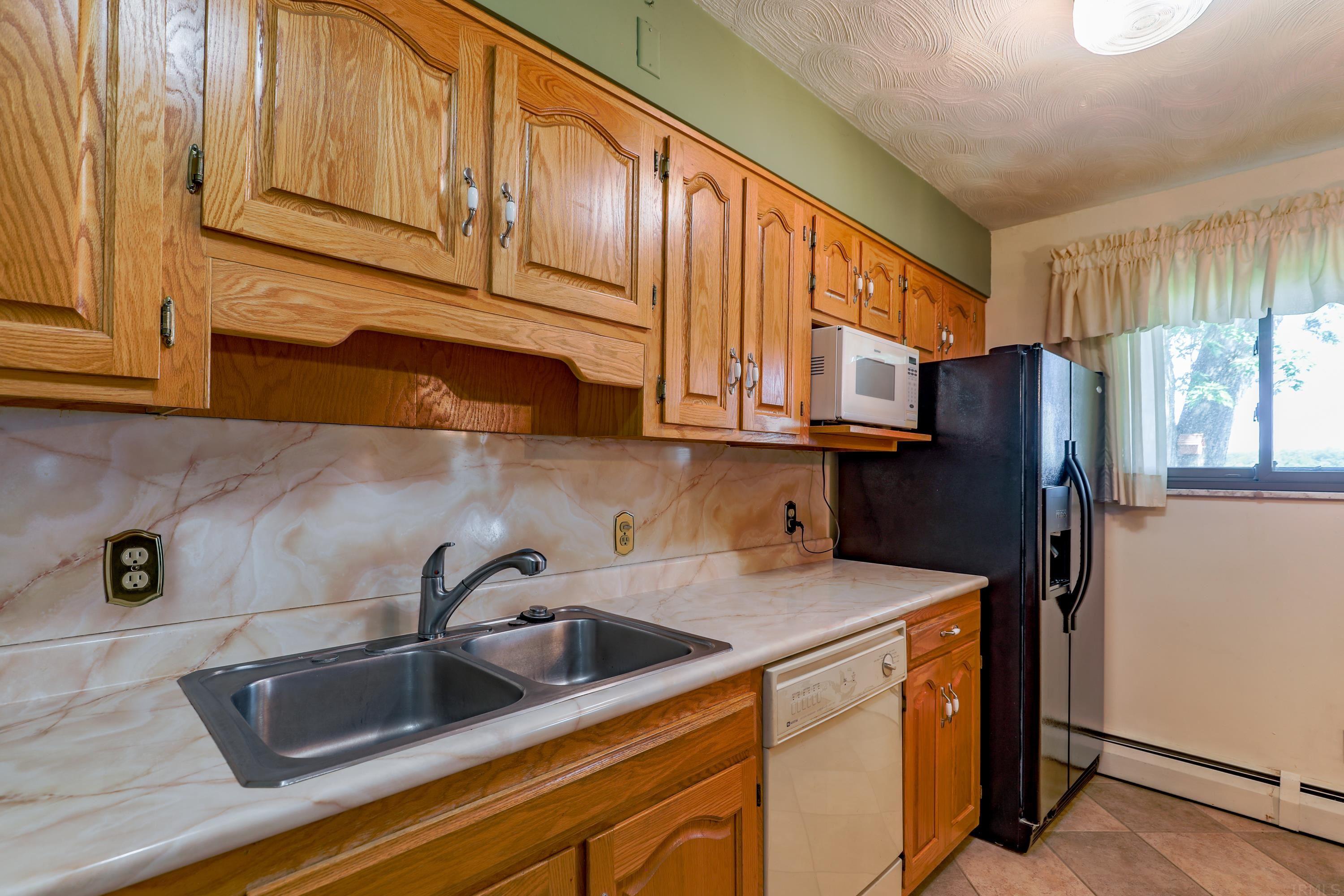 351 East Dustman Road Bluffton, IN 46714 - Photo 15 of 36 Gallery Image 15