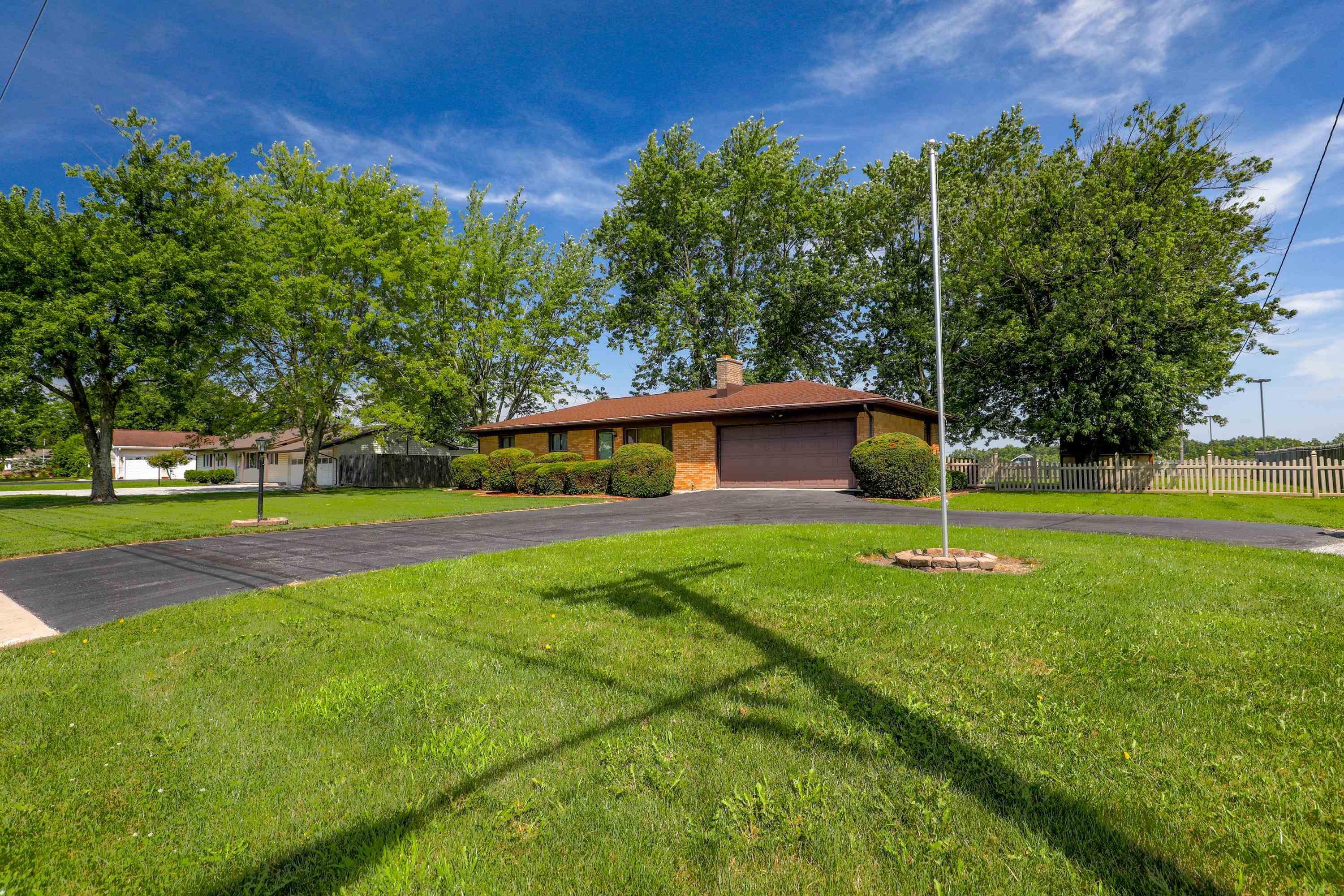 351 East Dustman Road Bluffton, IN 46714 - Photo 5 of 36 Gallery Image 5