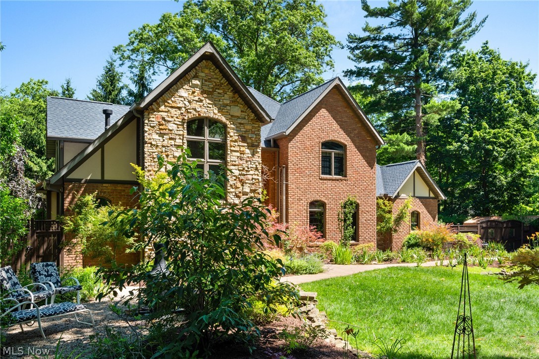 1920 Stockbridge Road Akron, OH 44313 - Photo 2 of 50