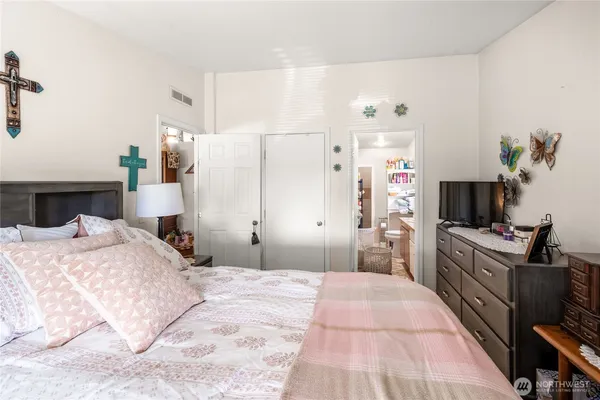 $799,900 | 16826 Sheldon Lane Southwest, Rochester, WA 98579