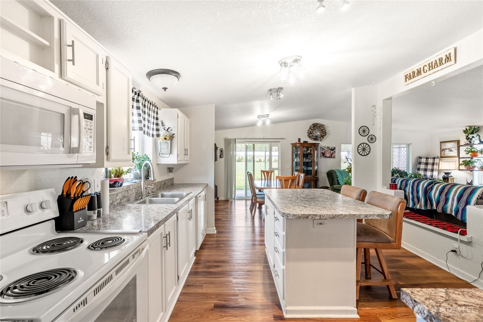 16826 Sheldon Lane Southwest Rochester, WA 98579 - Photo 5 of 40