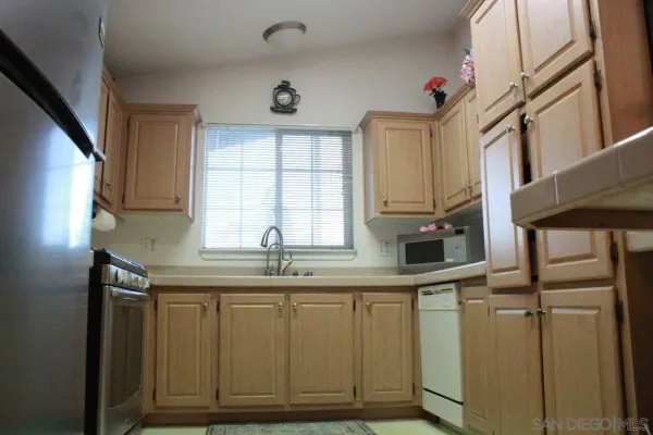 $292,000 | 400 North Melrose Drive, Unit 33, Vista, CA 92083