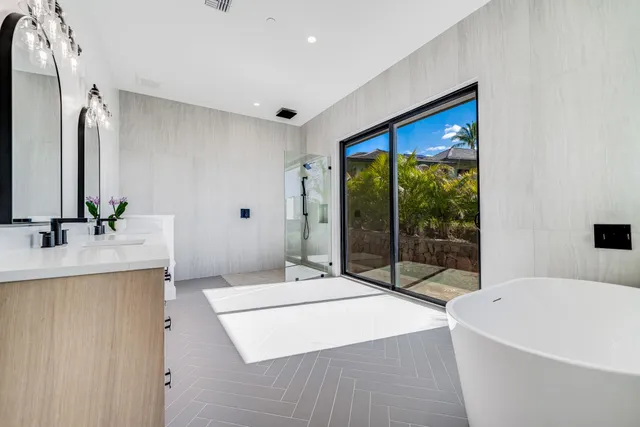 $4,995,000 | 837 Anapuni Loop, Lahaina, HI 96761