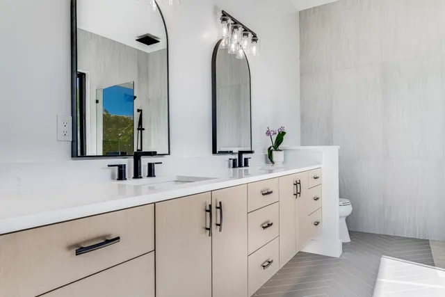 $4,995,000 | 837 Anapuni Loop, Lahaina, HI 96761