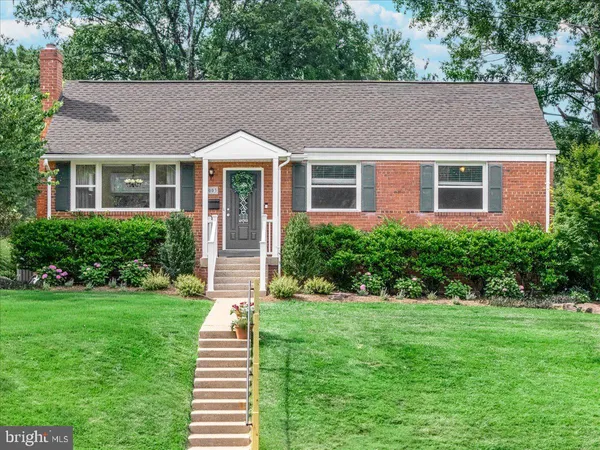 $725,000 | 7003 Terrace Court, Annandale, VA 22003