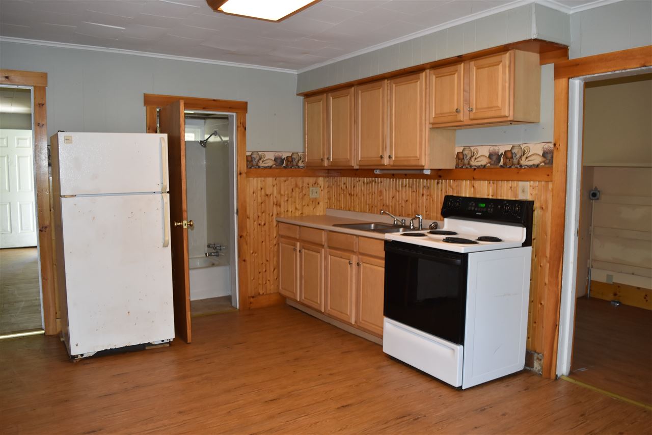 82 Crescent Street Rutland, VT 05701 - Photo 3 of 26