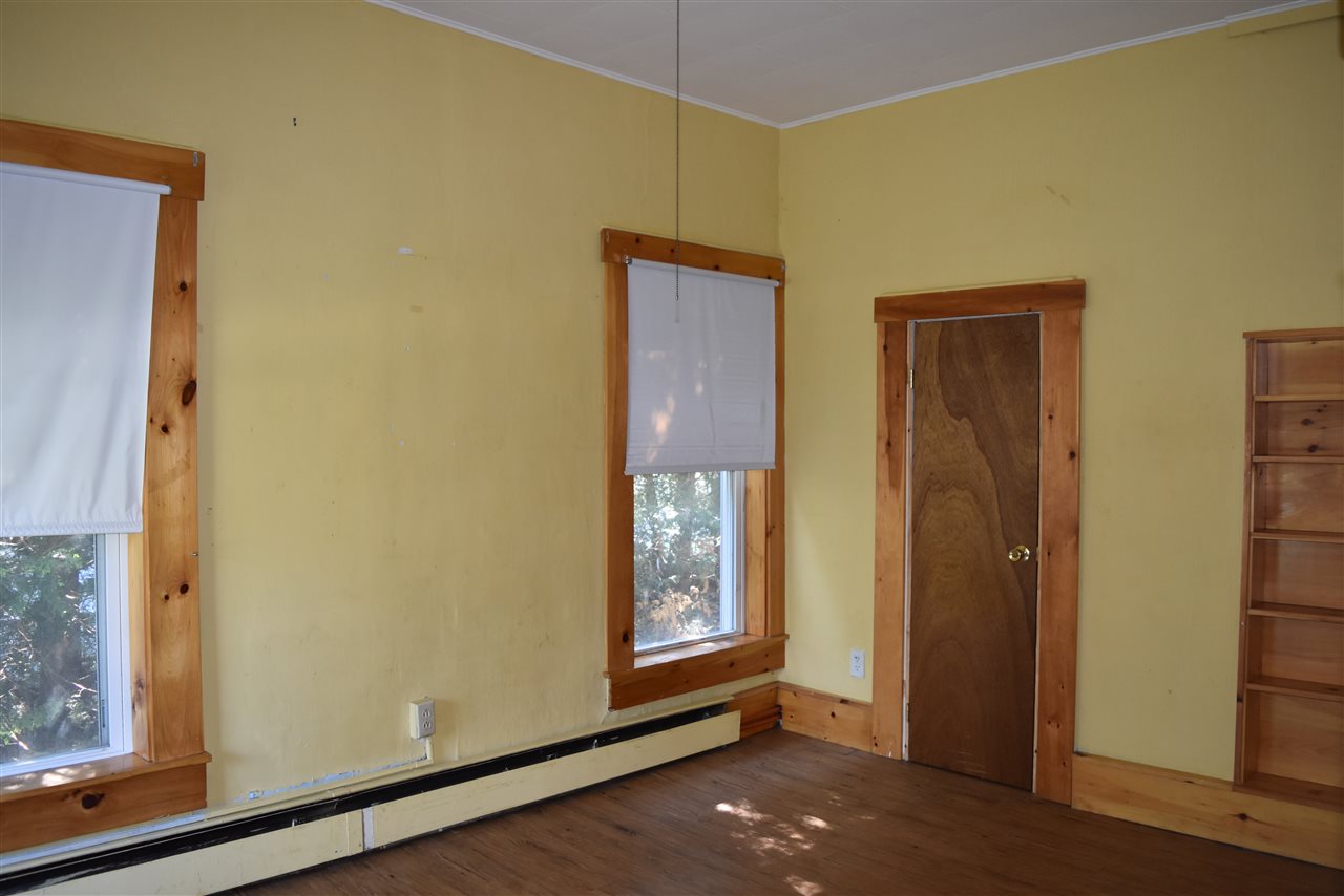 82 Crescent Street Rutland, VT 05701 - Photo 5 of 26