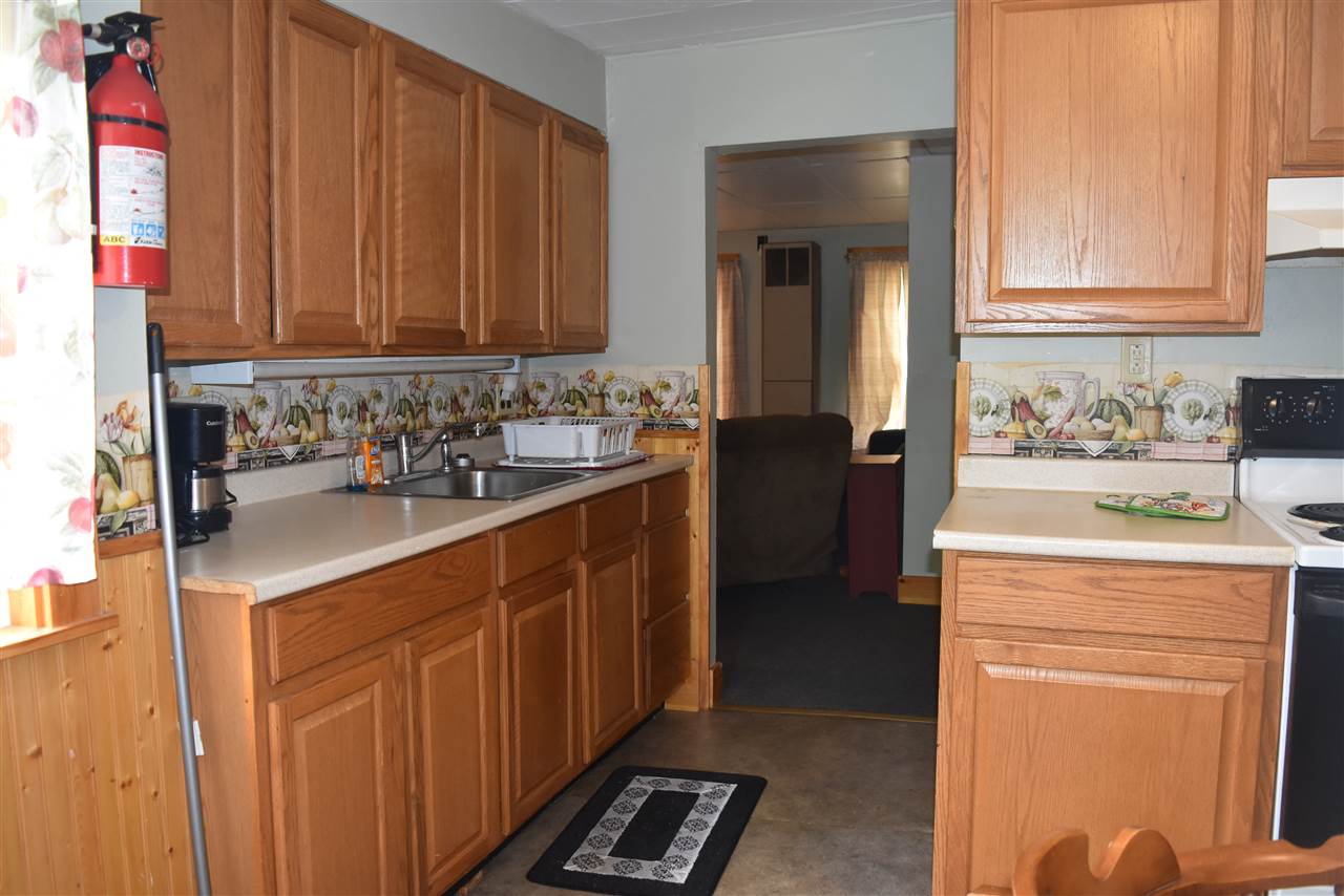 82 Crescent Street Rutland, VT 05701 - Photo 8 of 26