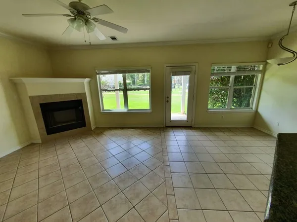 $1,600 | 16020 Fountainview Drive, Unit 2, Montgomery, TX 77356