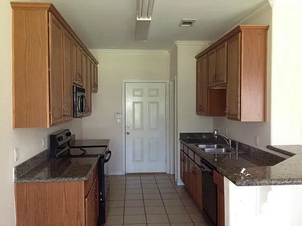 $1,600 | 16020 Fountainview Drive, Unit 2, Montgomery, TX 77356