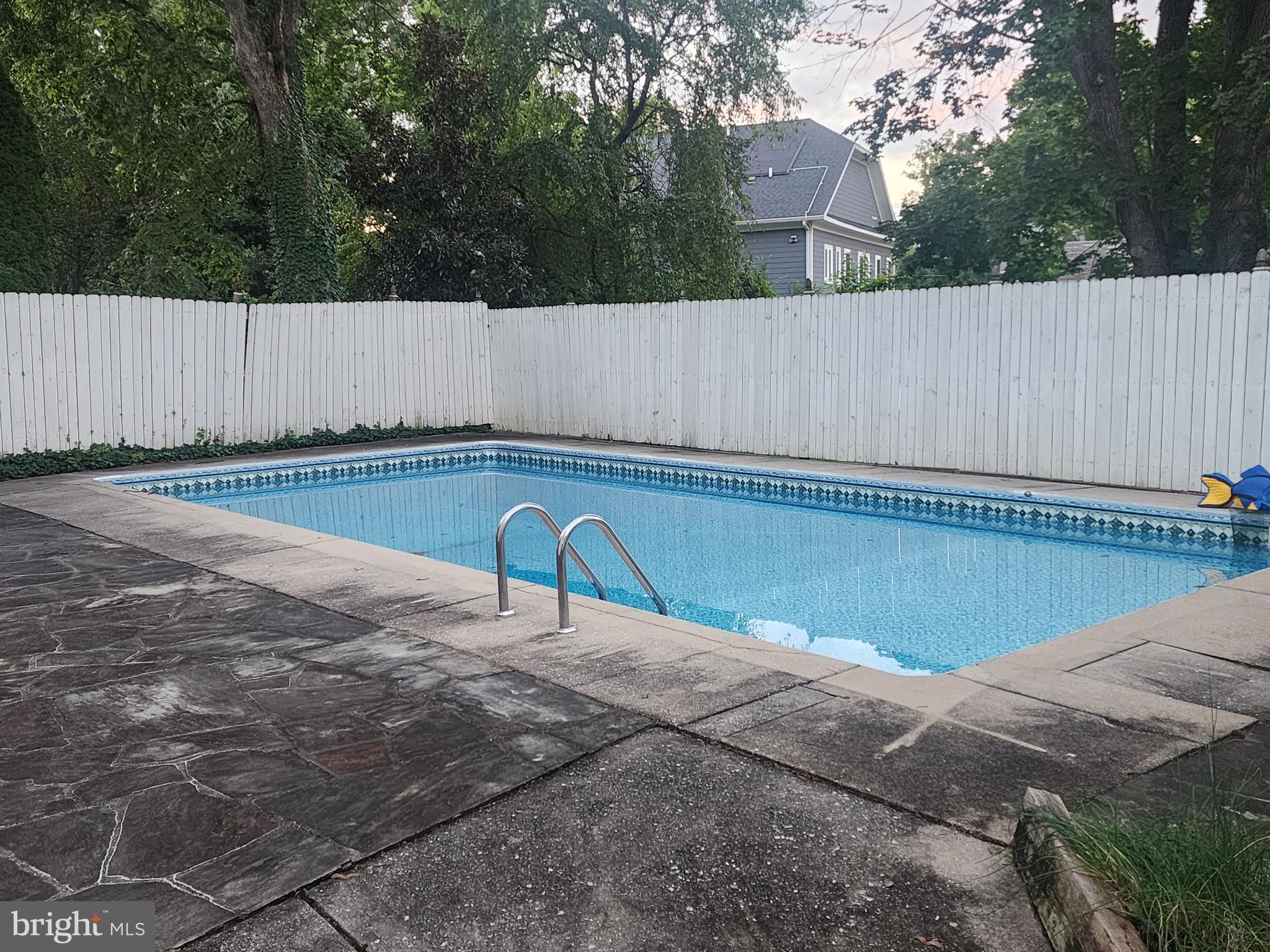 9804 Broad Street Bethesda, MD 20814 - Photo 20 of 21