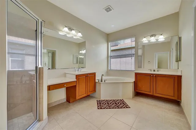 $2,885 | 6507 37th Street East, Sarasota, FL 34243