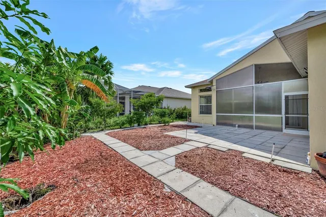 $2,885 | 6507 37th Street East, Sarasota, FL 34243