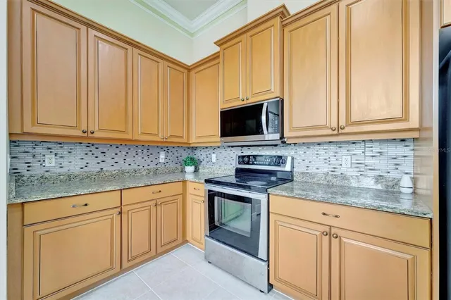 $2,885 | 6507 37th Street East, Sarasota, FL 34243