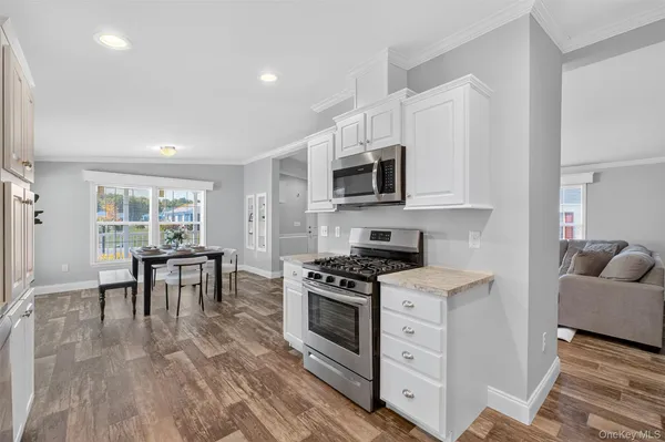 $400,000 | 13 Orlando Drive, Poughkeepsie, NY 12603