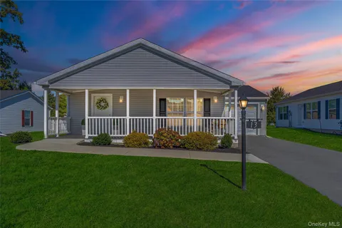 $400,000 | 13 Orlando Drive, Poughkeepsie, NY 12603