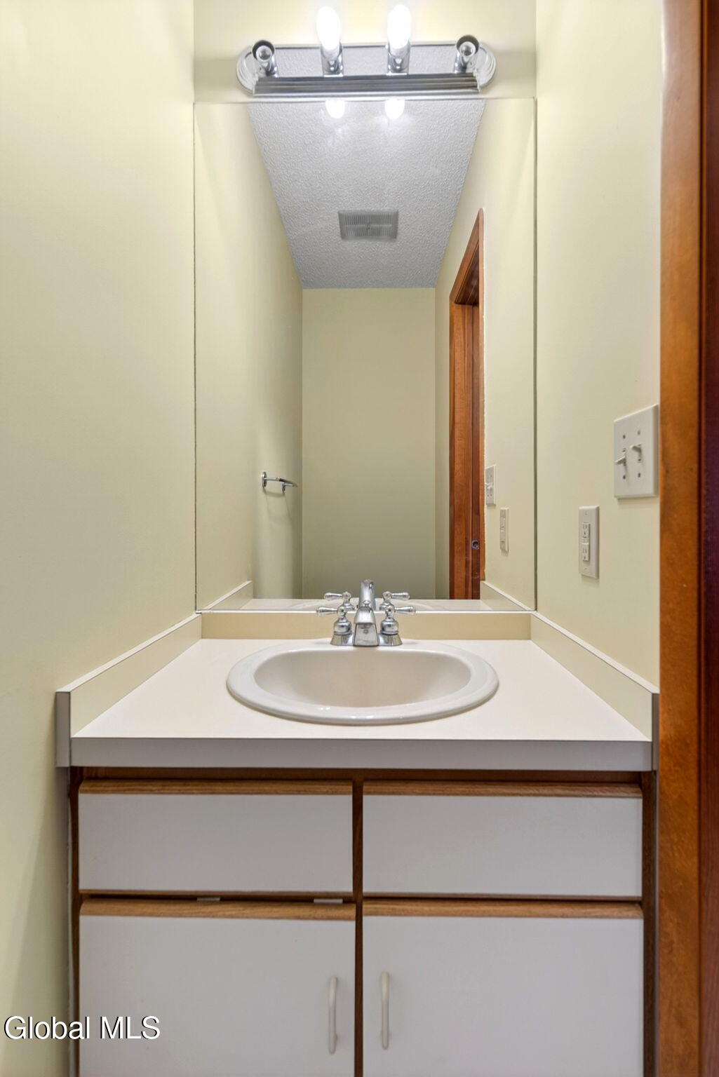 23 Rolling Hills Road Colonie, NY 12309 - Photo 13 of 27 Interior 10