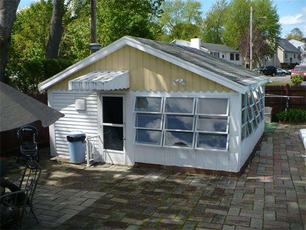 14 Barker Road Malden, MA 02148 - Photo 4 of 11 Gallery Image 4