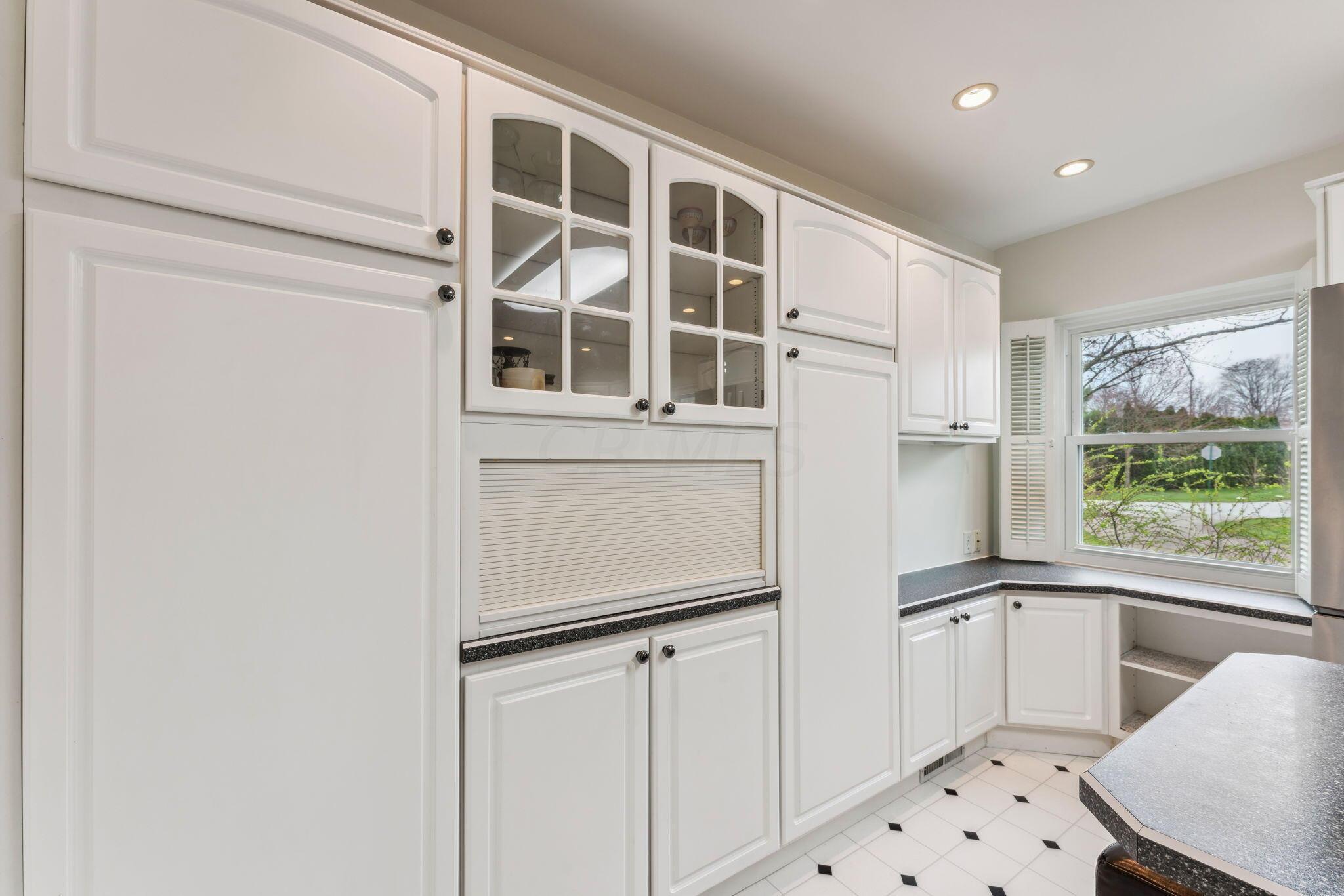 4540 Summit Ridge Road Columbus, OH 43220 - Photo 13 of 65 Kitchen