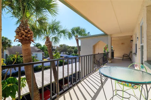$120,000 | 11720 Park Boulevard North, Unit 302, Seminole, FL 33772