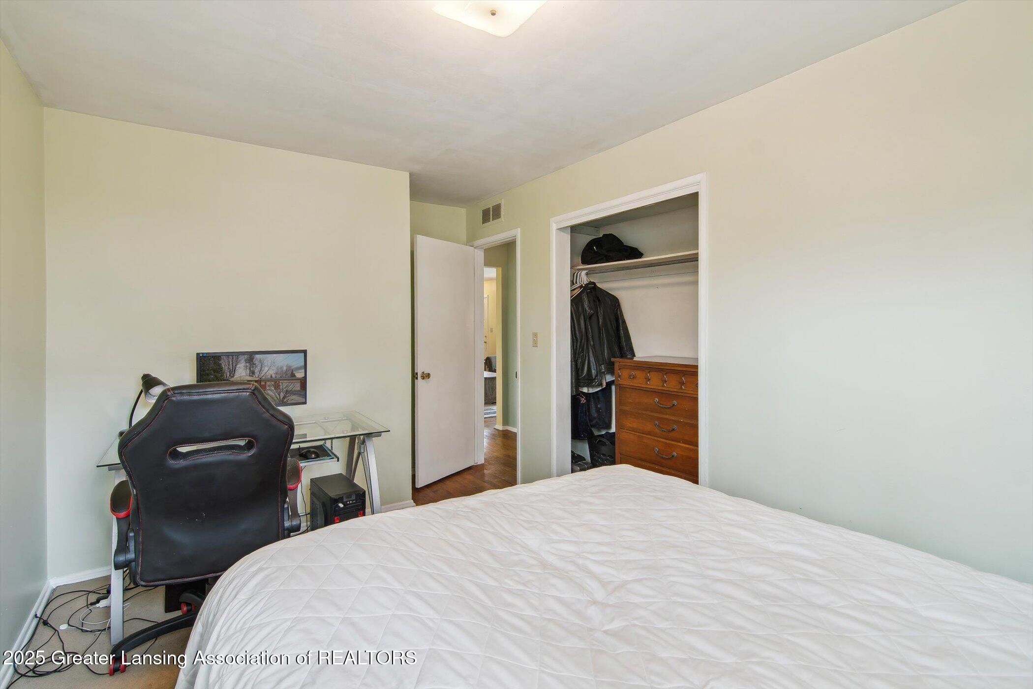 5582 Buckingham Road Haslett, MI 48840 - Photo 26 of 58 26-5582-Buckingham-Rd-Haslett-MI-48840-W