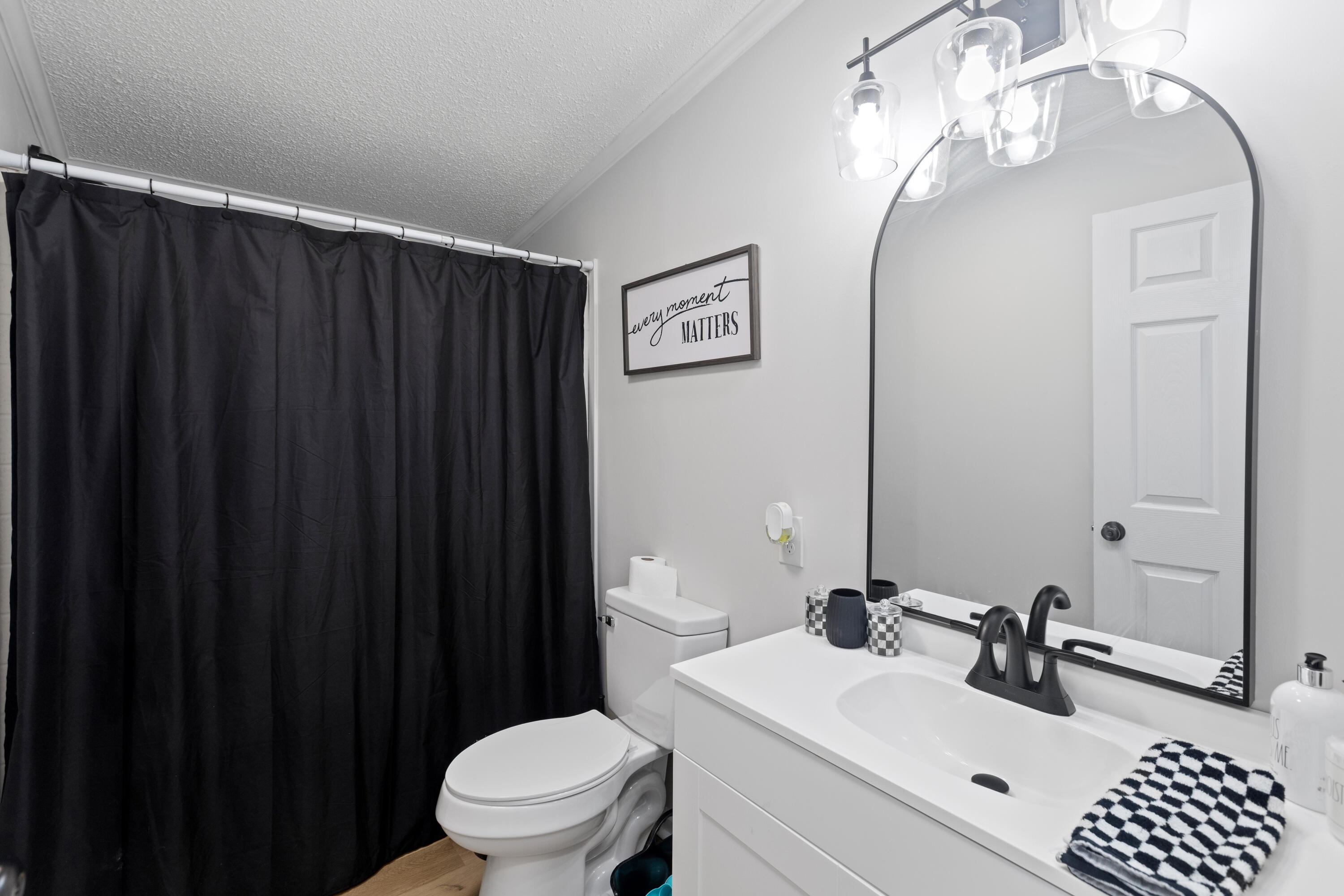 3715 Union Ridge Road Frankfort, KY 40601 - Photo 15 of 21 Hall Bath