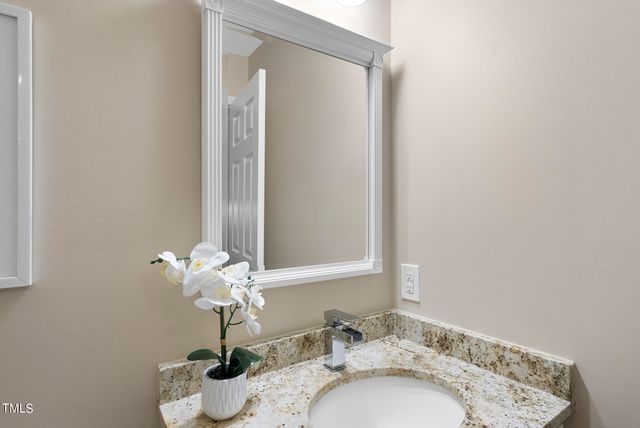 $392,000 | 1221 Westview Lane, Unit 305, Raleigh, NC 27605