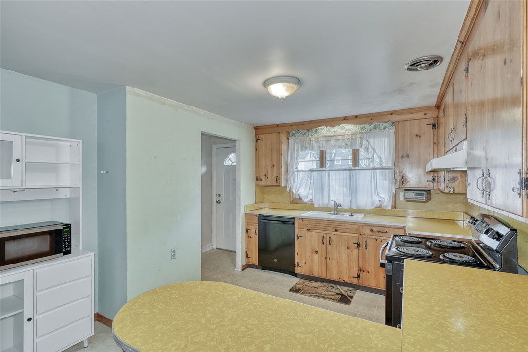 44 Maplehurst Road Irondequoit, NY 14617 - Photo 12 of 36