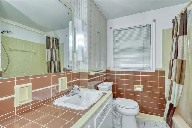 $173,100 | 44 Maplehurst Road, Irondequoit, NY 14617