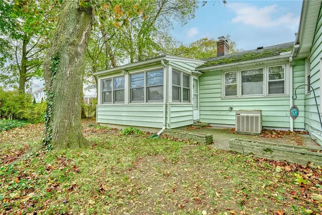 $173,100 | 44 Maplehurst Road, Irondequoit, NY 14617