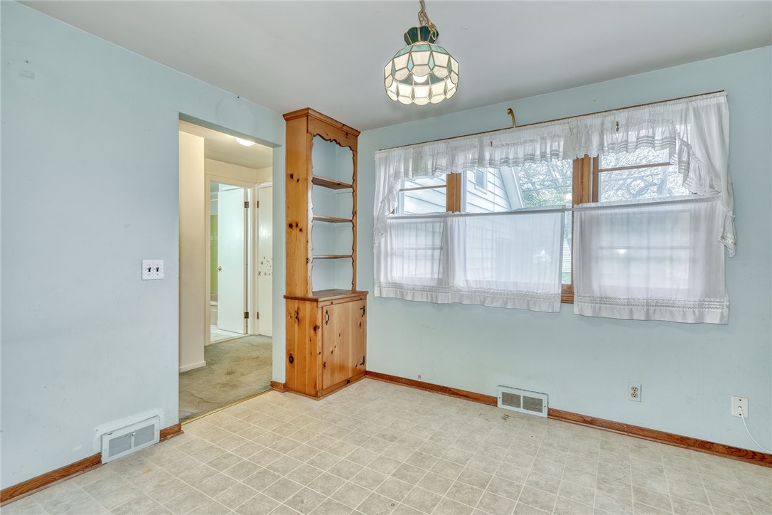 44 Maplehurst Road Irondequoit, NY 14617 - Photo 9 of 36