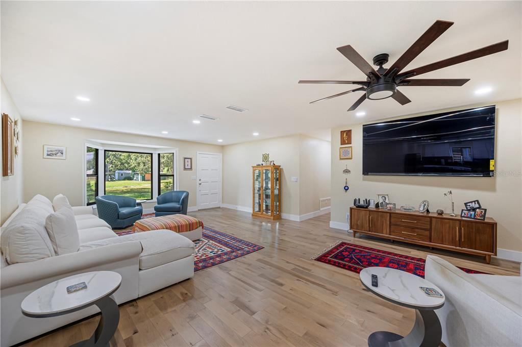 216 Corbett Road Lithia, FL 33547 - Photo 10 of 78