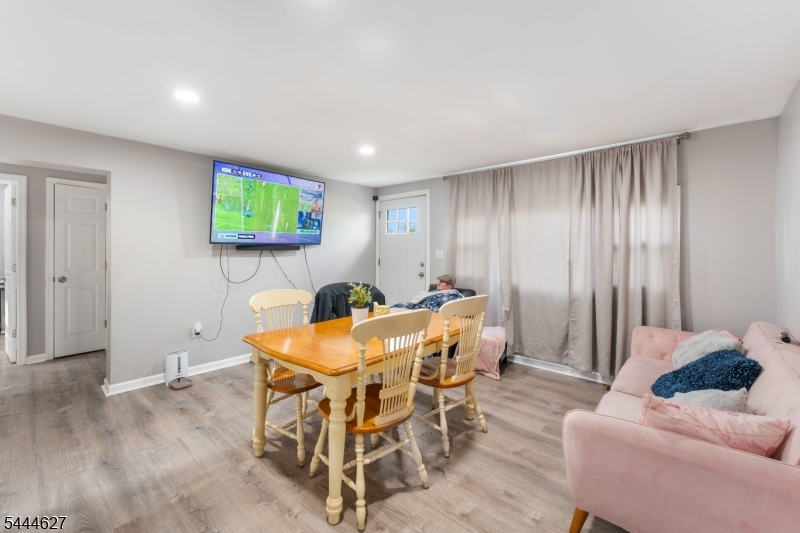 325 Roycefield Road Hillsborough, NJ 08844 - Photo 7 of 41