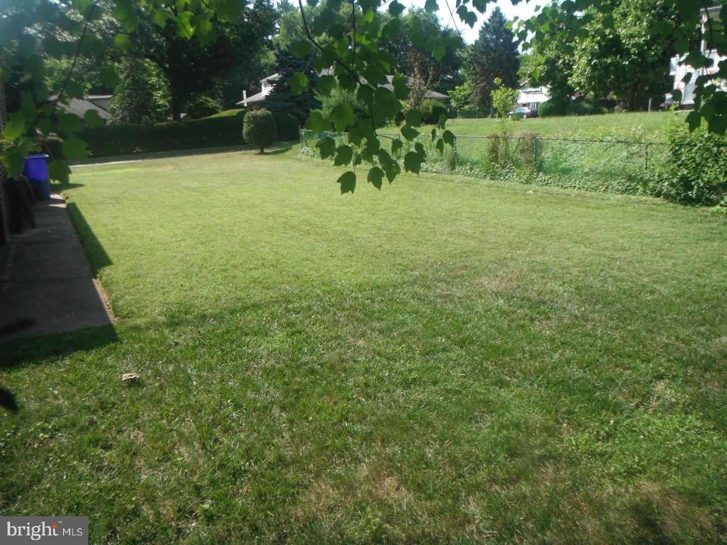 2 Johns Road Cheltenham, PA 19012 - Photo 3 of 17 Back Yard