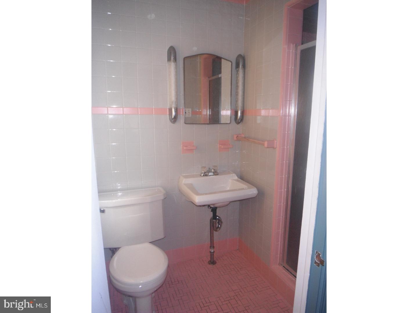 2 Johns Road Cheltenham, PA 19012 - Photo 8 of 17 Master Bathroom