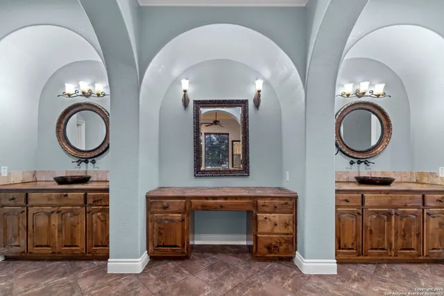 $1,100,000 | 31113 Knotty Grv Drive, Boerne, TX 78015