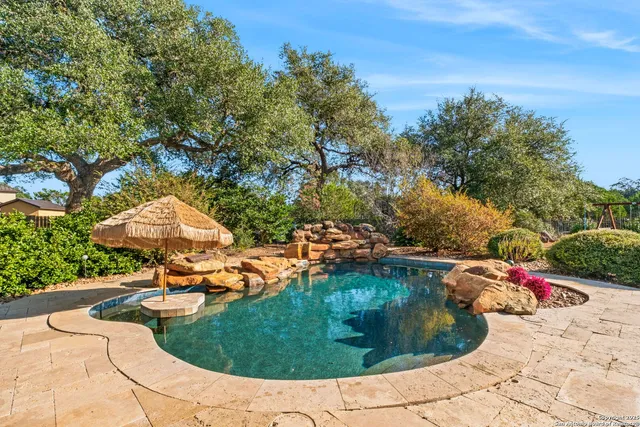 $1,100,000 | 31113 Knotty Grv Drive, Boerne, TX 78015