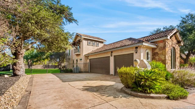 $1,100,000 | 31113 Knotty Grv Drive, Boerne, TX 78015