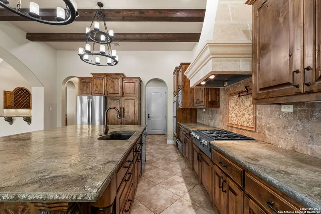 $1,100,000 | 31113 Knotty Grv Drive, Boerne, TX 78015