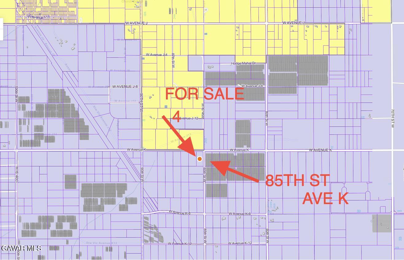 85 Stw Nog Lancaster, CA 93536 - Photo 3 of 3 a bathroom with a sink and a shower