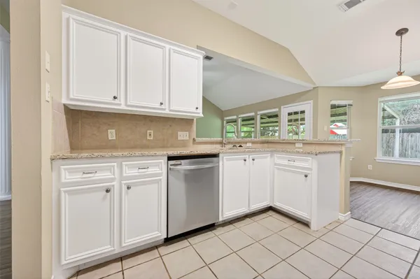 $1,795 | 11655 Lakeview Manor Drive, Willis, TX 77318