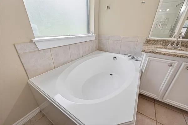 $1,795 | 11655 Lakeview Manor Drive, Willis, TX 77318